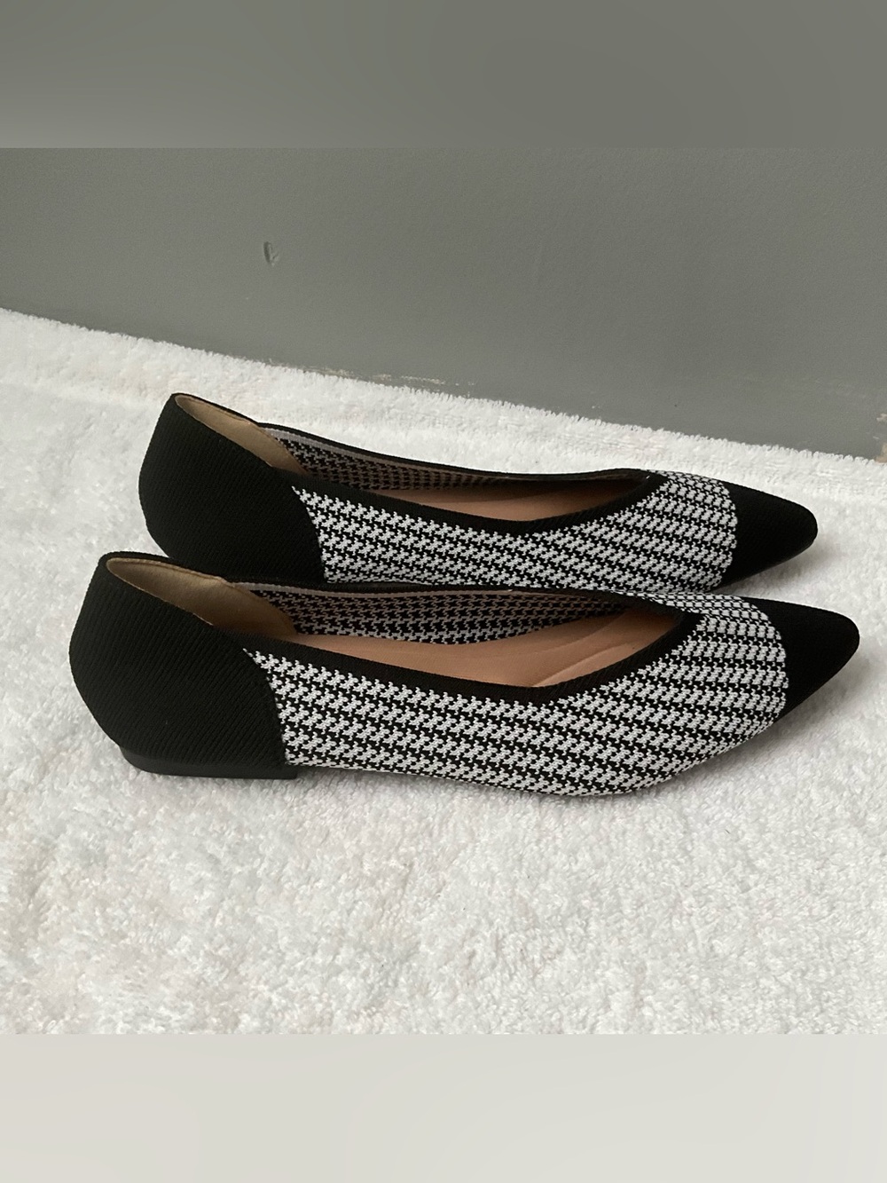 Semwiss Women's Black & White Houndstooth Pointed-Toe Flats